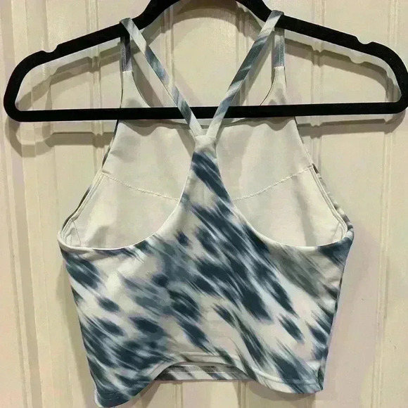 Old Navy Active Women’s Powersoft Fitted Crossback Tank Top Built In SportsBra S - Picture 2 of 5